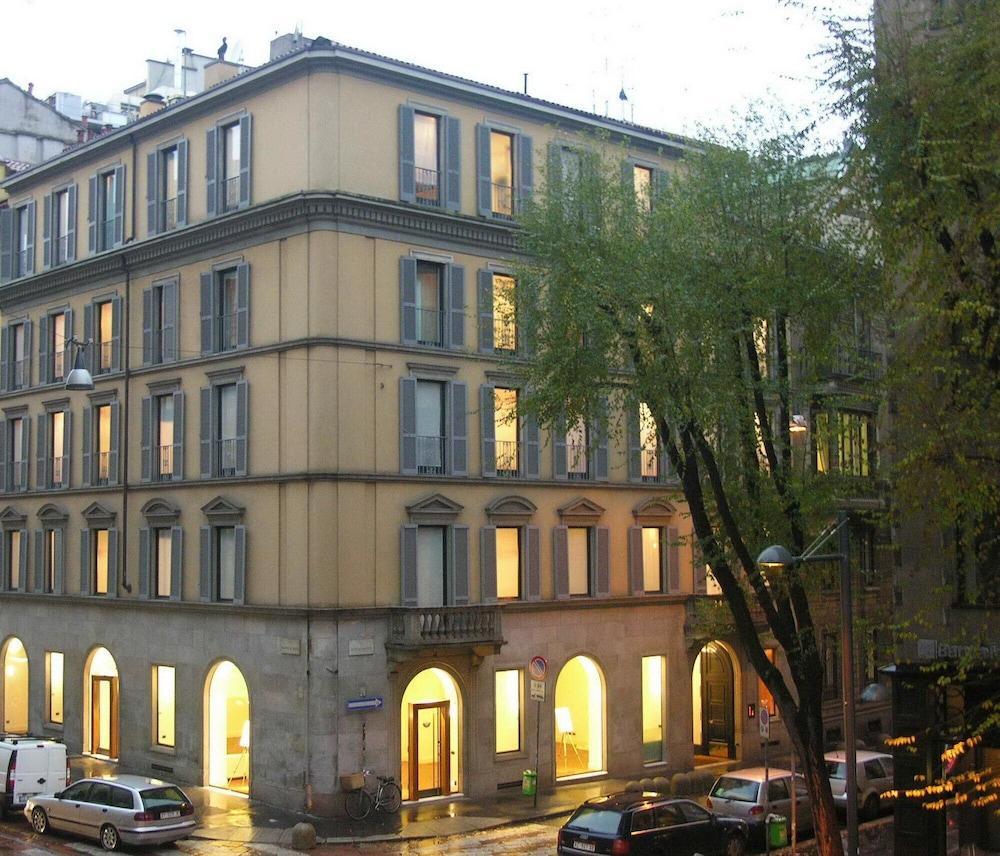 Residence Borgonuovo Uno Apartments Milan Exterior photo