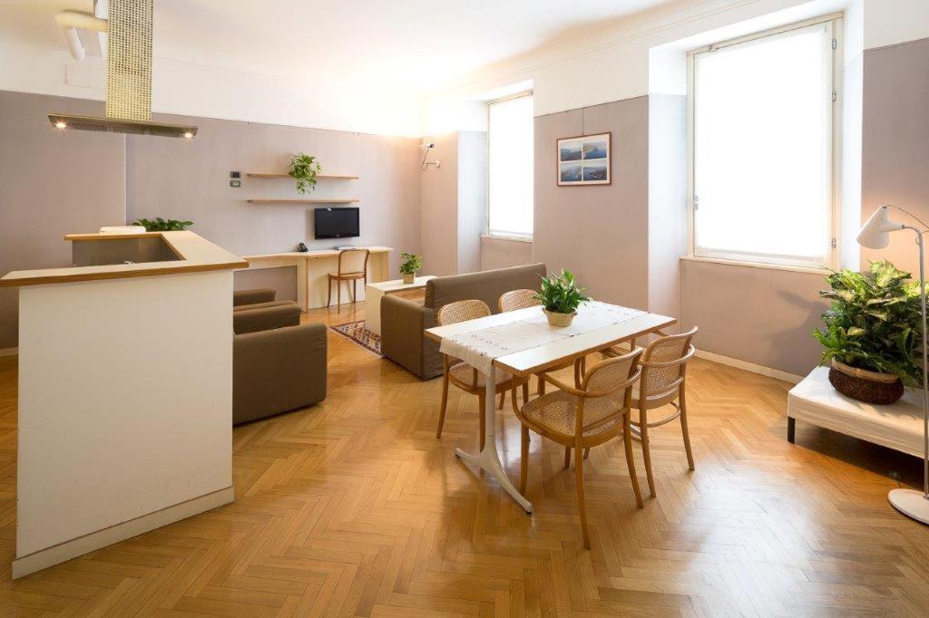 Residence Borgonuovo Uno Apartments Milan Exterior photo